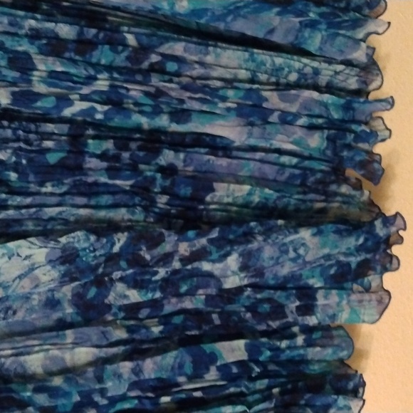 Skirt - Picture 2 of 4